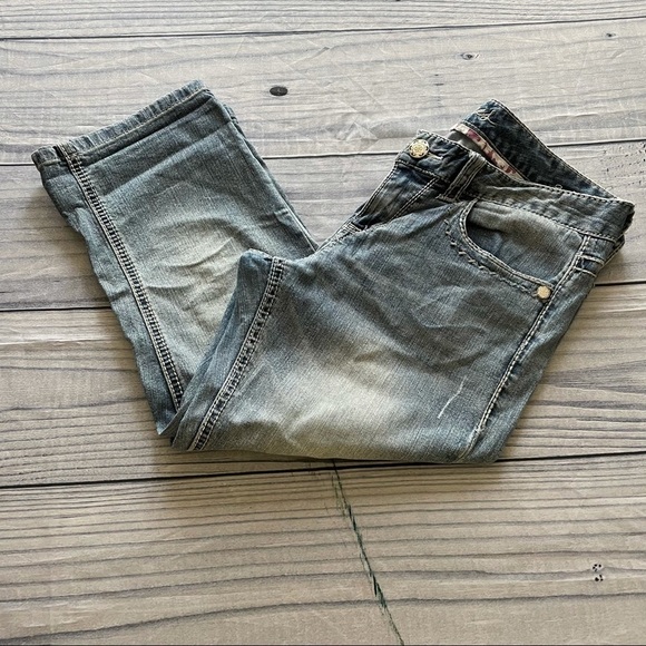 ✅HOST Pick✅ Maurices Cropped Jeans, Size 5/6 - Picture 2 of 10
